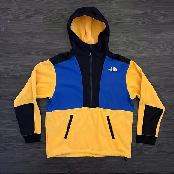 The North Face Colorblock Half Zip Sweatshirt - Picture 3 of 9